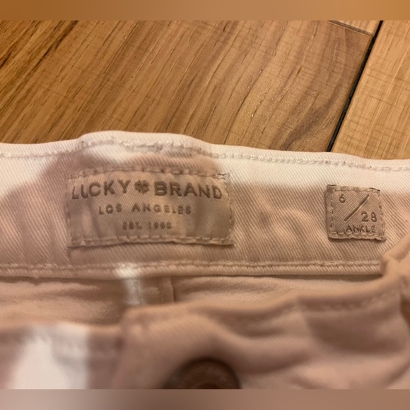 Lucky Brand winter white denim jeans.  Women’s size 6 - Picture 3 of 3